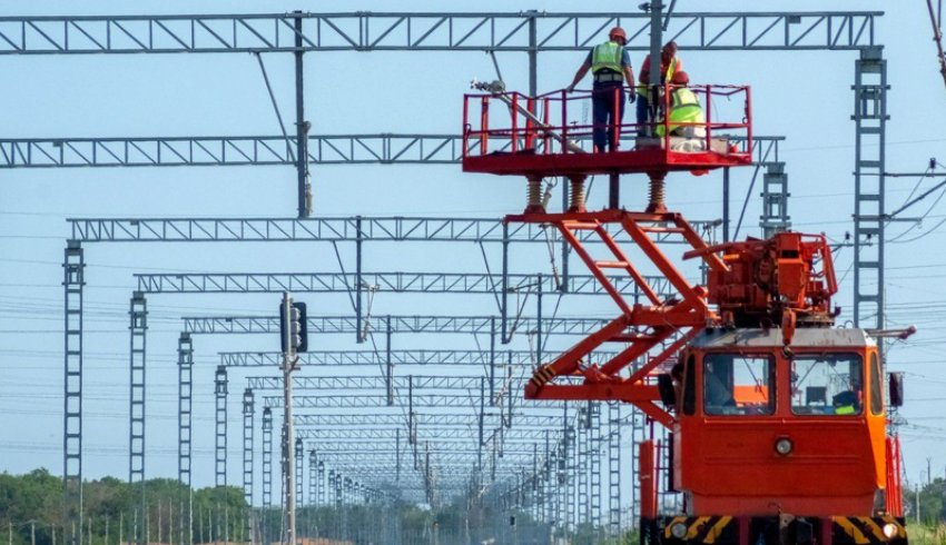 Республика Крым: Построен первый километр железной дороги на подходе к Крымскому мосту Республика Крым: Построен первый километр железной дороги на подходе к Крымскому мосту
