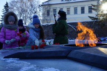 Тюменская область: Поисковики организовали передвижную экспозицию «Эхо памяти» на Исторической площади в Тюмени Тюменская область: Поисковики организовали передвижную экспозицию «Эхо памяти» на Исторической площади в Тюмени