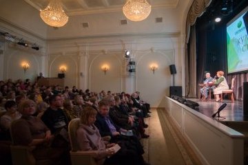 Санкт-Петербург: Состоялась встреча с художественным руководителем Молодежного театра на Фонтанке Семеном Спиваком Санкт-Петербург: Состоялась встреча с художественным руководителем Молодежного театра на Фонтанке Семеном Спиваком