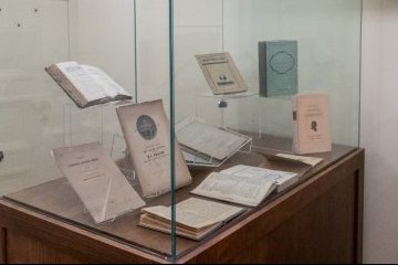 Санкт-Петербург: Школьники представили в Президентской библиотеке книжную выставку, посвящённую М. В. Ломоносову Санкт-Петербург: Школьники представили в Президентской библиотеке книжную выставку, посвящённую М. В. Ломоносову