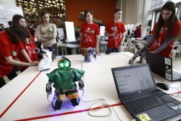 Москва: Российские школьники поделились разработками на фестивале роботов Москва: Российские школьники поделились разработками на фестивале роботов