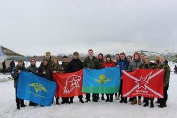 Архангельская область: Архангельские юнармейцы совершили свои первые прыжки с парашютом Архангельская область: Архангельские юнармейцы совершили свои первые прыжки с парашютом