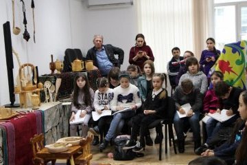 Республика Дагестан: В Республиканском Доме народного творчества прошел мастер-класс резьбы по дереву Республика Дагестан: В Республиканском Доме народного творчества прошел мастер-класс резьбы по дереву