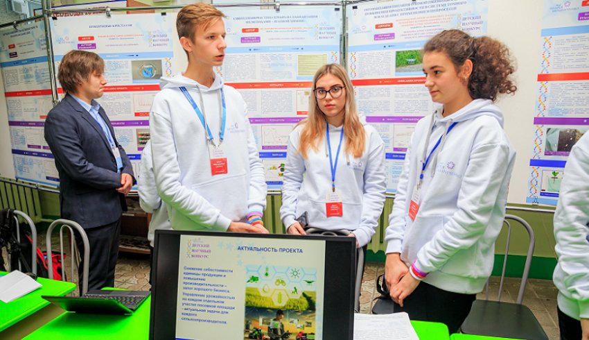 Россия: Воспитанники Фонда Андрея Мельниченко приняли участие в Virtual Regeneron ISEF Россия: Воспитанники Фонда Андрея Мельниченко приняли участие в Virtual Regeneron ISEF