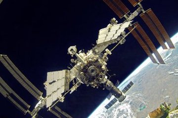 Астронавты НАСА вернулись на МКС после установки новых камер Астронавты НАСА вернулись на МКС после установки новых камер