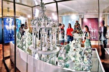 Санкт-Петербург: Запретный плод Эрмитажа: в Главном штабе открылась выставка скульптора Крис Антеманн Санкт-Петербург: Запретный плод Эрмитажа: в Главном штабе открылась выставка скульптора Крис Антеманн