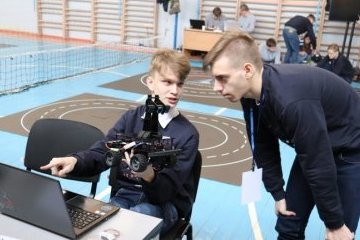 Россия: Самая продвинутая молодежь участвует в создании беспилотника на фестивале RUKAMI Россия: Самая продвинутая молодежь участвует в создании беспилотника на фестивале RUKAMI