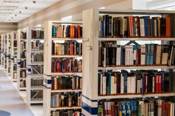 Санкт-Петербург: В библиотеку – не только читать