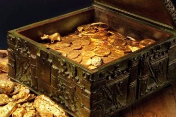 Псковская область: В центре Пскова археологи нашли клад с драгоценностями и монетами XVIII-XIX веков Псковская область: В центре Пскова археологи нашли клад с драгоценностями и монетами XVIII-XIX веков