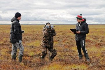 Ямало-Ненецкий автономный округ: Школьники совместно с учеными замерили глубину оттаивания вечной мерзлоты на Ямале Ямало-Ненецкий автономный округ: Школьники совместно с учеными замерили глубину оттаивания вечной мерзлоты на Ямале