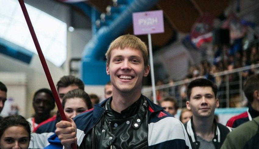 Москва: Более тысячи человек приняли участие в Физкульт-Параде Москва: Более тысячи человек приняли участие в Физкульт-Параде