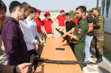 Чечня: Сотрудники Министерства Чеченской Республики по делам молодежи приняли участие в мероприятии, посвященном Всероссийскому дню призывника Чечня: Сотрудники Министерства Чеченской Республики по делам молодежи приняли участие в мероприятии, посвященном Всероссийскому дню призывника