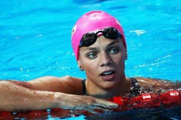 Юлия Ефимова завоевала три золотые медали на этапе Кубка Мира по плаванию Юлия Ефимова завоевала три золотые медали на этапе Кубка Мира по плаванию