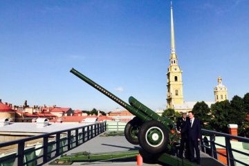 Санкт-Петербург: Телеканал «Первый Молодежный» снял сюжет о Торжественной церемонии посвящения в кадеты Морской школы Санкт-Петербург: Телеканал «Первый Молодежный» снял сюжет о Торжественной церемонии посвящения в кадеты Морской школы