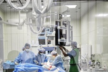 Новосибирская область: Новосибирские кардиологи провели первую в РФ операцию на брюшной аорте с участием робота Новосибирская область: Новосибирские кардиологи провели первую в РФ операцию на брюшной аорте с участием робота