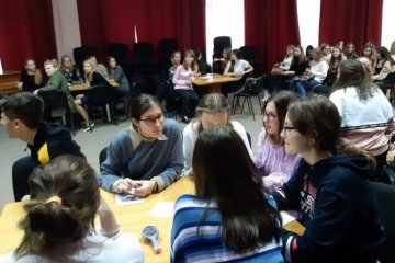 Свердловская область: В Екатеринбургской епархии будущие педагоги поучаствовали в отборочном этапе игры «Познай истину» Свердловская область: В Екатеринбургской епархии будущие педагоги поучаствовали в отборочном этапе игры «Познай истину»