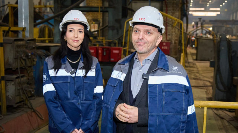 RU.TV провёл концерт на Балтийском заводе: музыканты выступили для кораблестроителей прямо в цехах