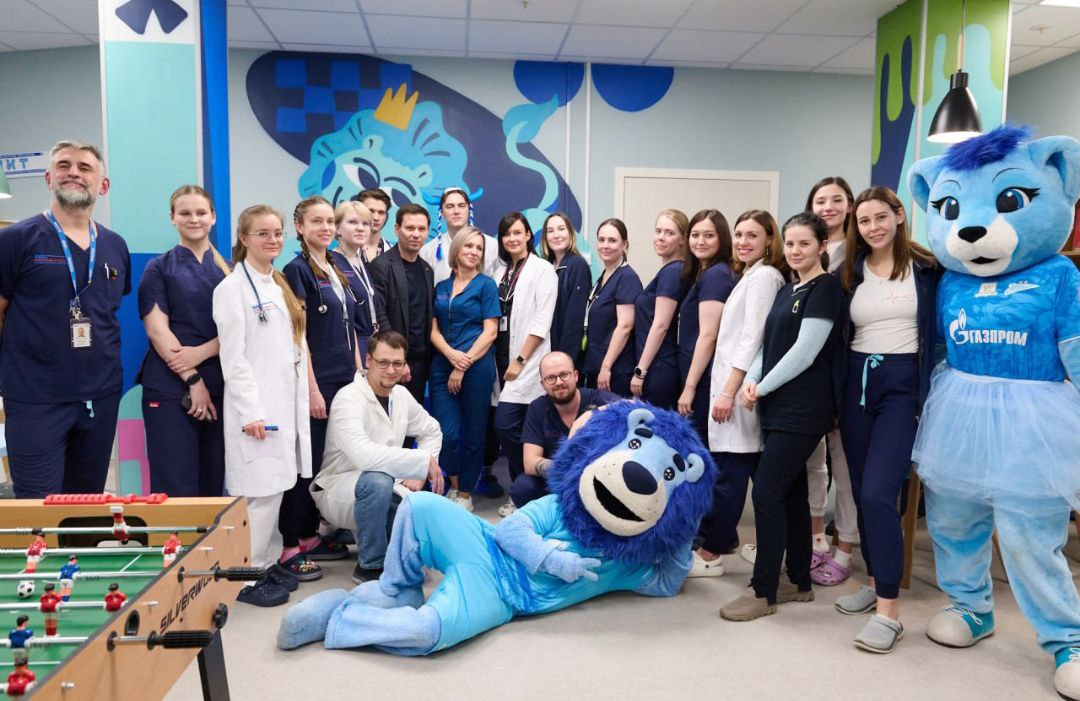 «100 добрых дел»: в отделении детской онкологии МИБС состоялось открытие игровой комнаты «Зенита»